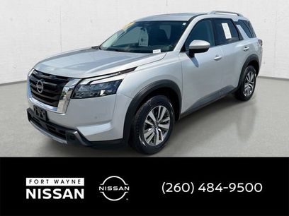 Used 2025 Nissan Pathfinder SL