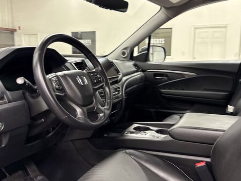 Used 2025 Honda Ridgeline RTL+ image 6