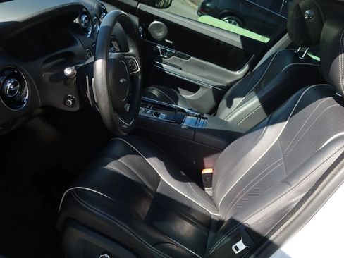 Used 2019 Jaguar XJ R-Sport image 15