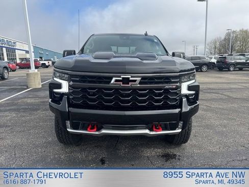 Used 2023 Chevrolet Silverado 1500 ZR2 w/ Technology Package image 8