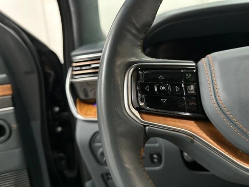 Used 2024 Jeep Grand Wagoneer Series III AWD/4WD image 42