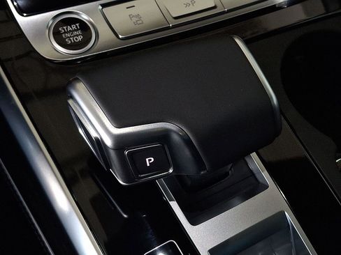 New 2026 Audi Q8 Prestige image 13