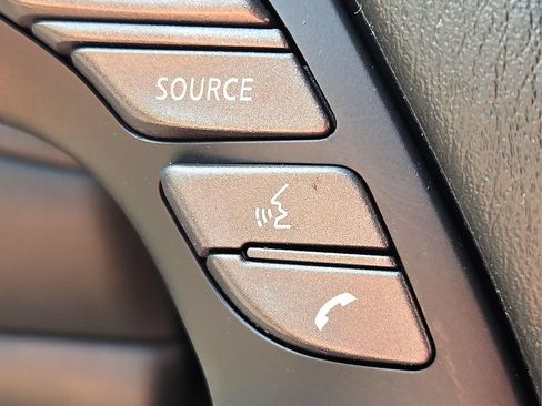 Used 2020 Nissan Pathfinder SV AWD/4WD image 21