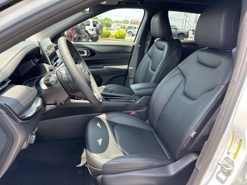 New 2025 Jeep Compass Limited w/ High Altitude Package AWD/4WD image 28