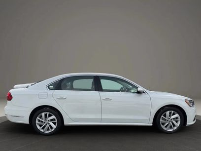 Used 2018 Volkswagen Passat 2.0T SE