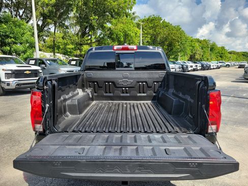 Used 2023 Chevrolet Colorado Trail Boss w/ Technology Package AWD/4WD image 13