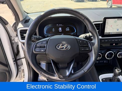 Used 2023 Hyundai Venue Limited FWD image 12
