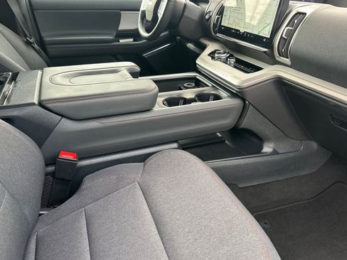 Certified 2025 Ford Expedition Active image 17