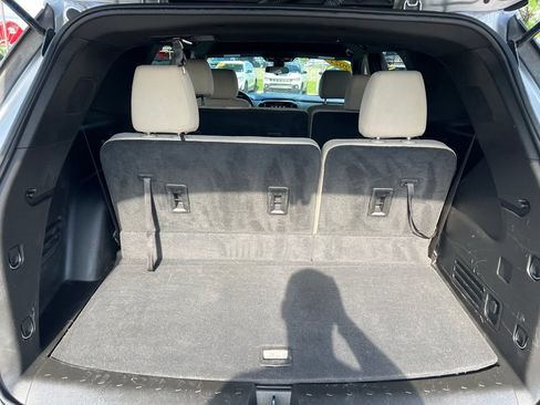 Used 2022 Chevrolet Traverse LS AWD/4WD image 23