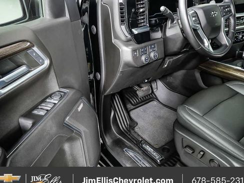 Certified 2022 Chevrolet Silverado 1500 RST w/ Convenience Package II AWD/4WD image 8