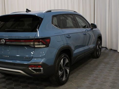 New 2026 Volkswagen Taos SE image 23