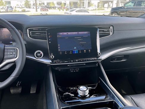 Used 2023 Jeep Wagoneer L 4WD image 6