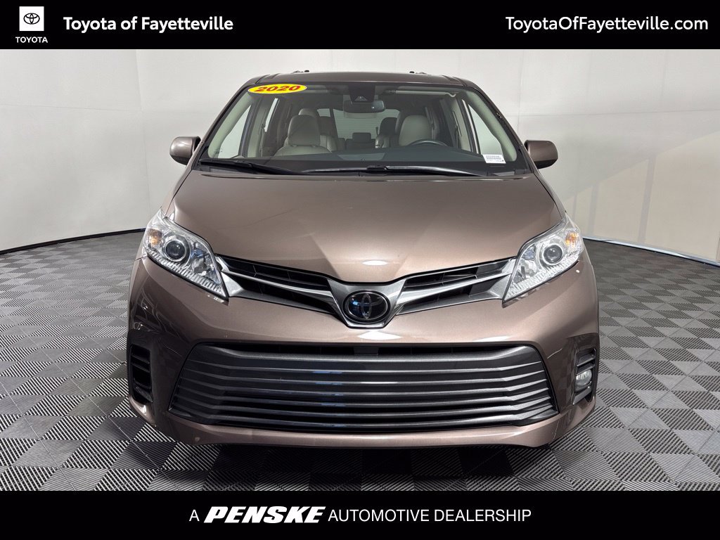 Used 2020 Toyota Sienna XLE w/ XLE Navigation Package FWD image 12