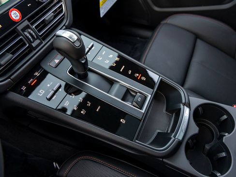 New 2026 Porsche Macan AWD/4WD image 35