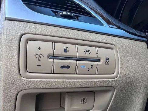 Used 2018 Genesis G80 3.8 RWD image 18