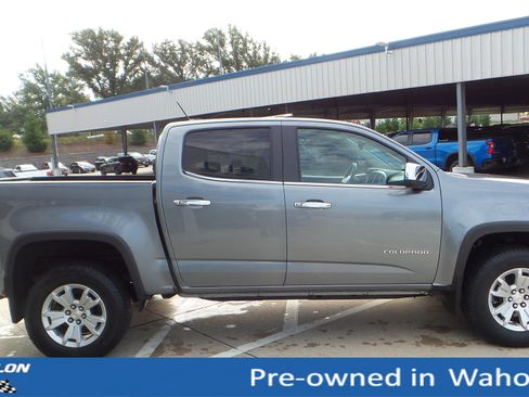 Used 2022 Chevrolet Colorado LT w/ LT Convenience Package image 6