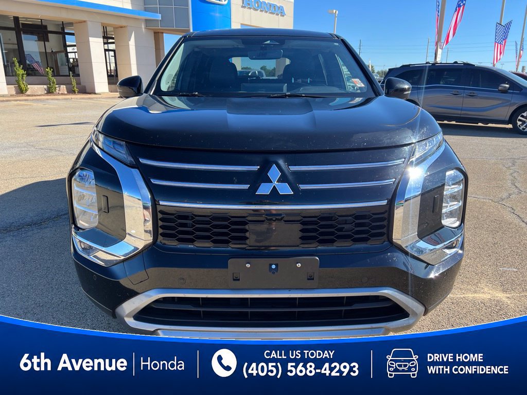 Used 2025 Mitsubishi Outlander SE AWD/4WD image 2
