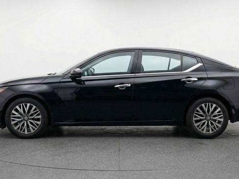 Used 2025 Nissan Altima 2.5 SV image 5