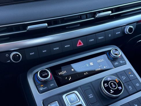 Used 2024 Hyundai Palisade Calligraphy image 24