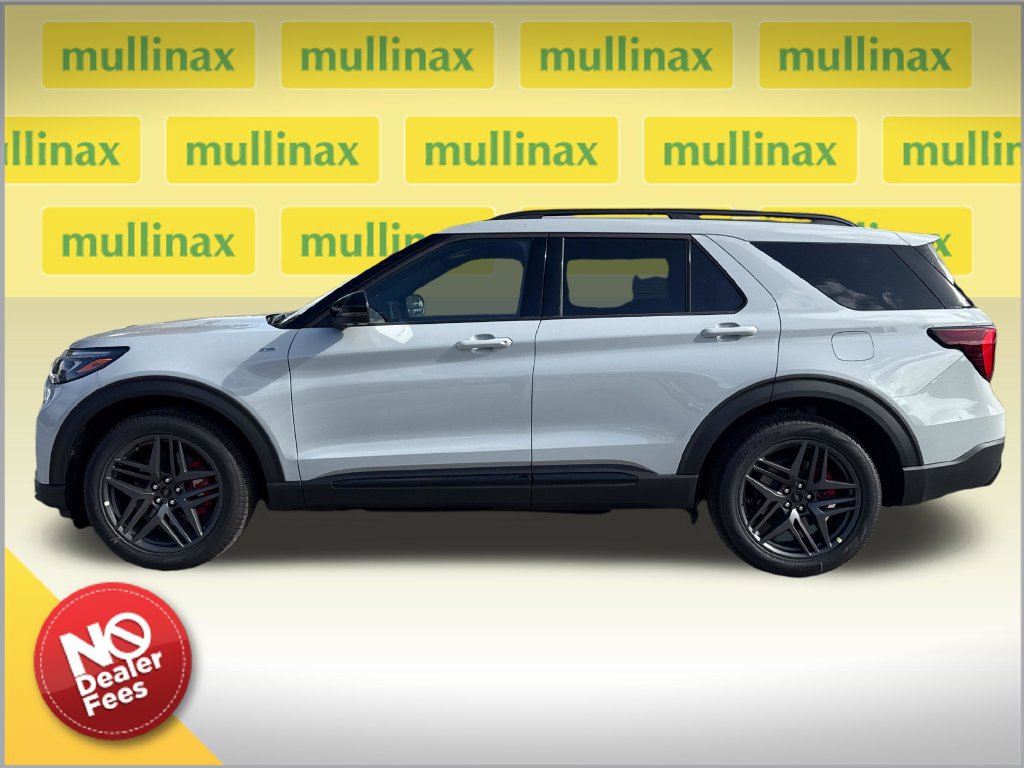New 2027 Ford Explorer ST-Line w/ ST-Line Street Pack RWD image 2