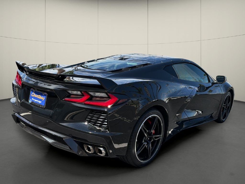 Used 2024 Chevrolet Corvette Stingray Preferred Cpe w/ Z51 Performance Package RWD image 7