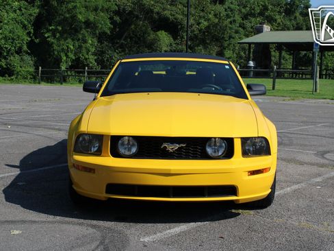 Used 2006 Ford Mustang GT RWD image 25