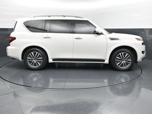 Used 2023 Nissan Armada SL w/ Captain's Chairs Package AWD/4WD image 6