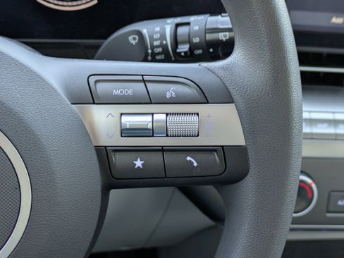 Certified 2025 Hyundai Kona SE image 26