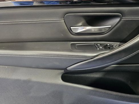 Used 2019 BMW M4 Coupe w/ Competition Package RWD image 10