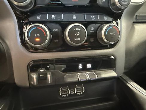 Used 2024 RAM 1500 Laramie AWD/4WD image 32