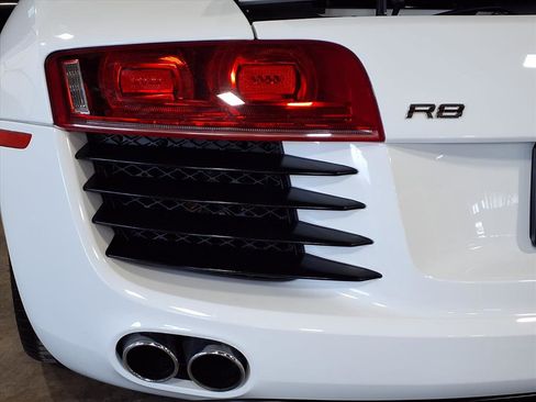 Used 2009 Audi R8 V8 image 25