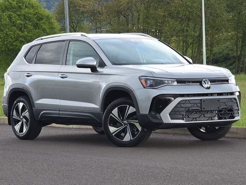 New 2026 Volkswagen Taos SE AWD/4WD image 1