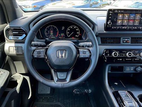 New 2025 Honda Pilot TrailSport image 15