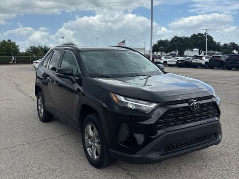 Used 2025 Toyota RAV4 XLE FWD image 3