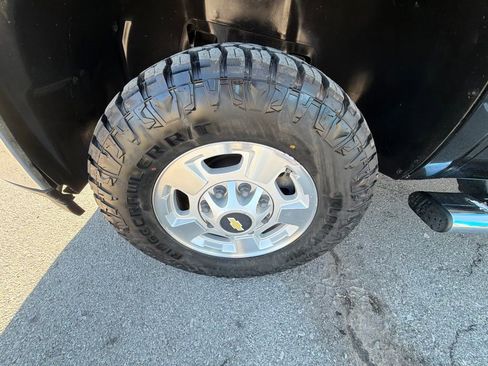 Used 2011 Chevrolet Silverado 2500 LT w/ Suspension Package, Off-Road AWD/4WD image 8