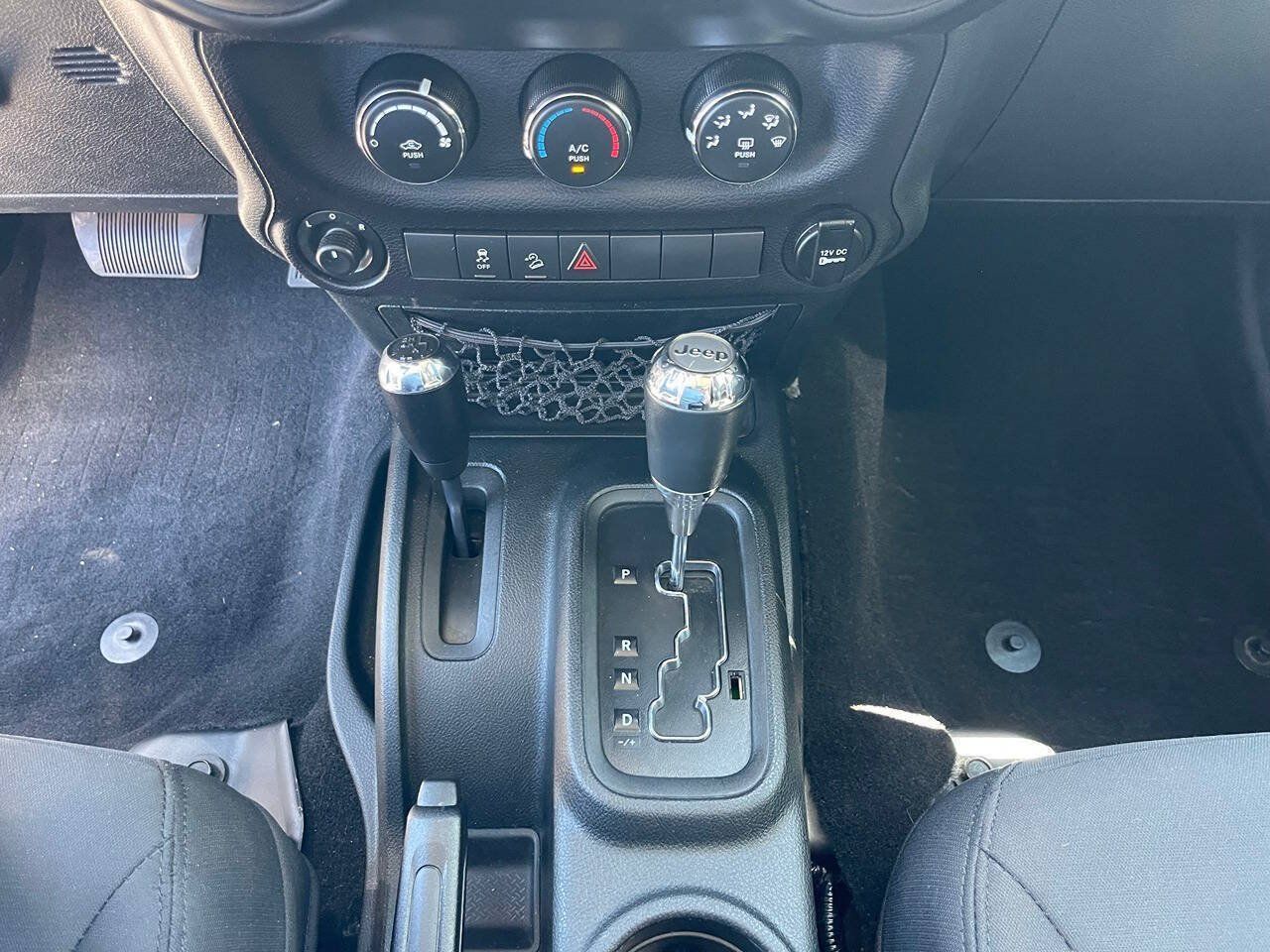 Used 2017 Jeep Wrangler Unlimited Sport AWD/4WD image 40