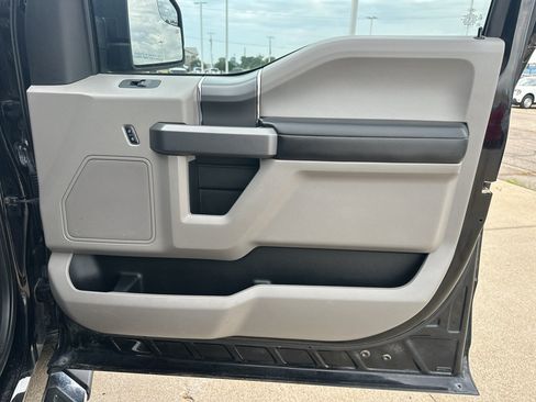 Used 2017 Ford F150 XLT w/ Equipment Group 302A Luxury AWD/4WD image 32