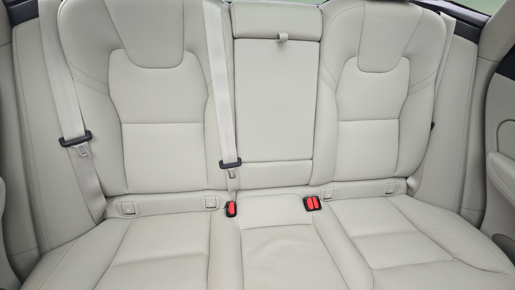 Used 2024 Volvo XC60 B5 Plus w/ Protection Package Premier AWD/4WD image 24
