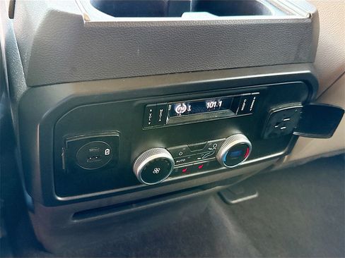 Used 2021 Ford Expedition Limited image 28