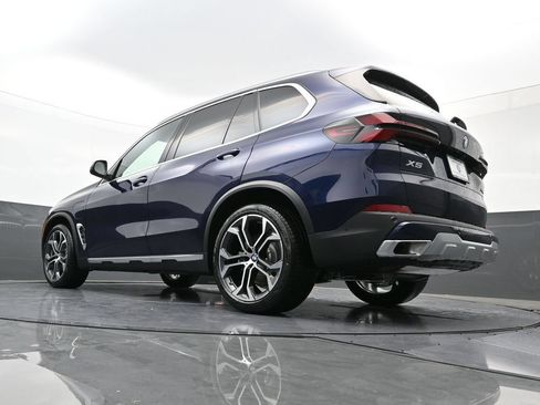 Used 2026 BMW X5 xDrive50e AWD/4WD image 29
