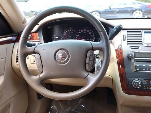 Used 2006 Cadillac DTS w/ Trunk Convenience Package FWD image 15
