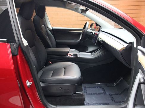 Used 2022 Tesla Model Y Long Range image 4