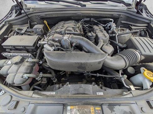 Used 2024 Dodge Durango GT RWD image 18