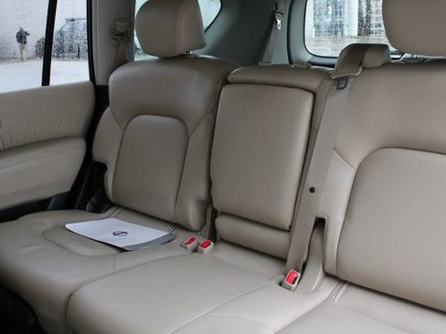 Used 2018 Nissan Armada Platinum w/ Interior Lighting Package image 23