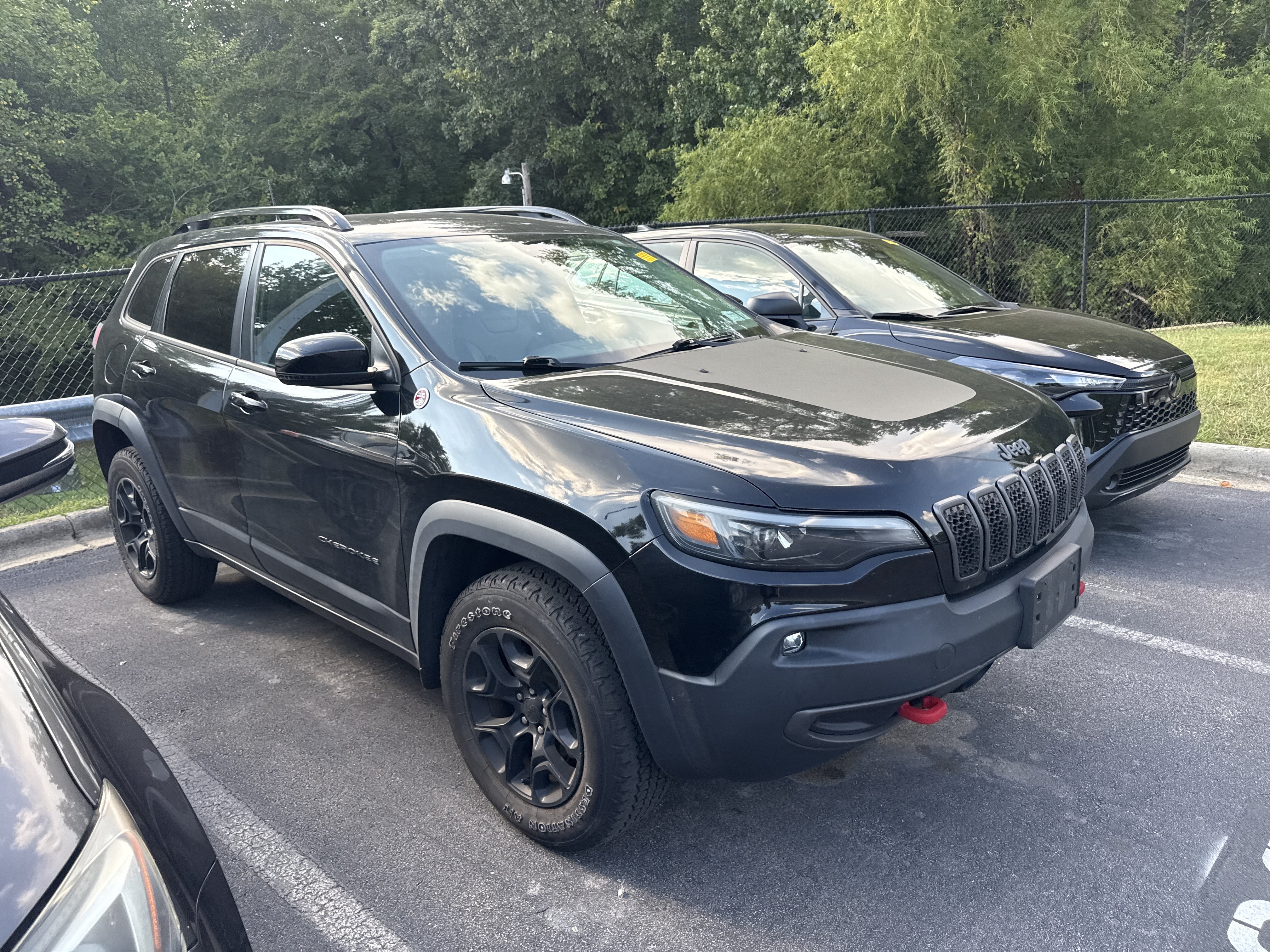 Used 2022 Jeep Cherokee Trailhawk w/ Premium Leather Package AWD/4WD image 39