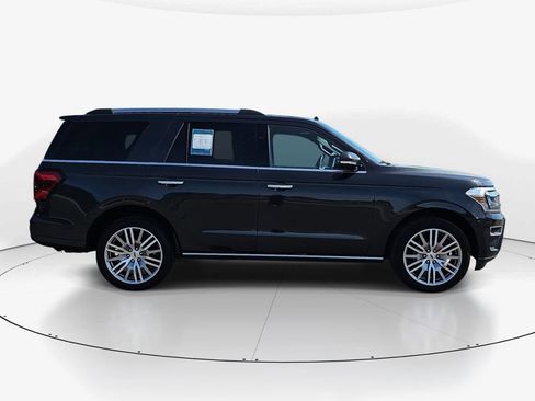 Used 2024 Ford Expedition Limited image 4
