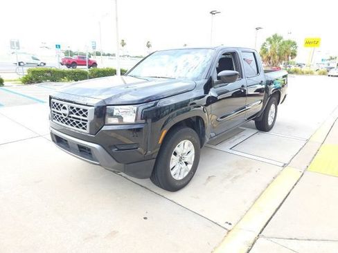 Used 2022 Nissan Frontier SV RWD image 2