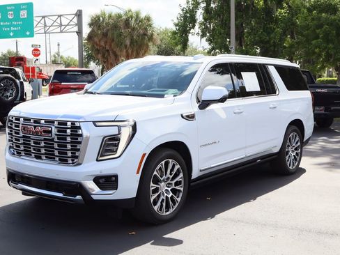 Used 2026 GMC Yukon XL Denali w/ Denali Reserve Package RWD image 5