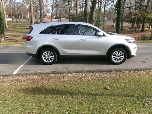 Used 2020 Kia Sorento L image 6