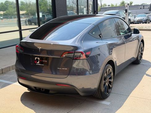 Used 2022 Tesla Model Y Long Range AWD/4WD image 10